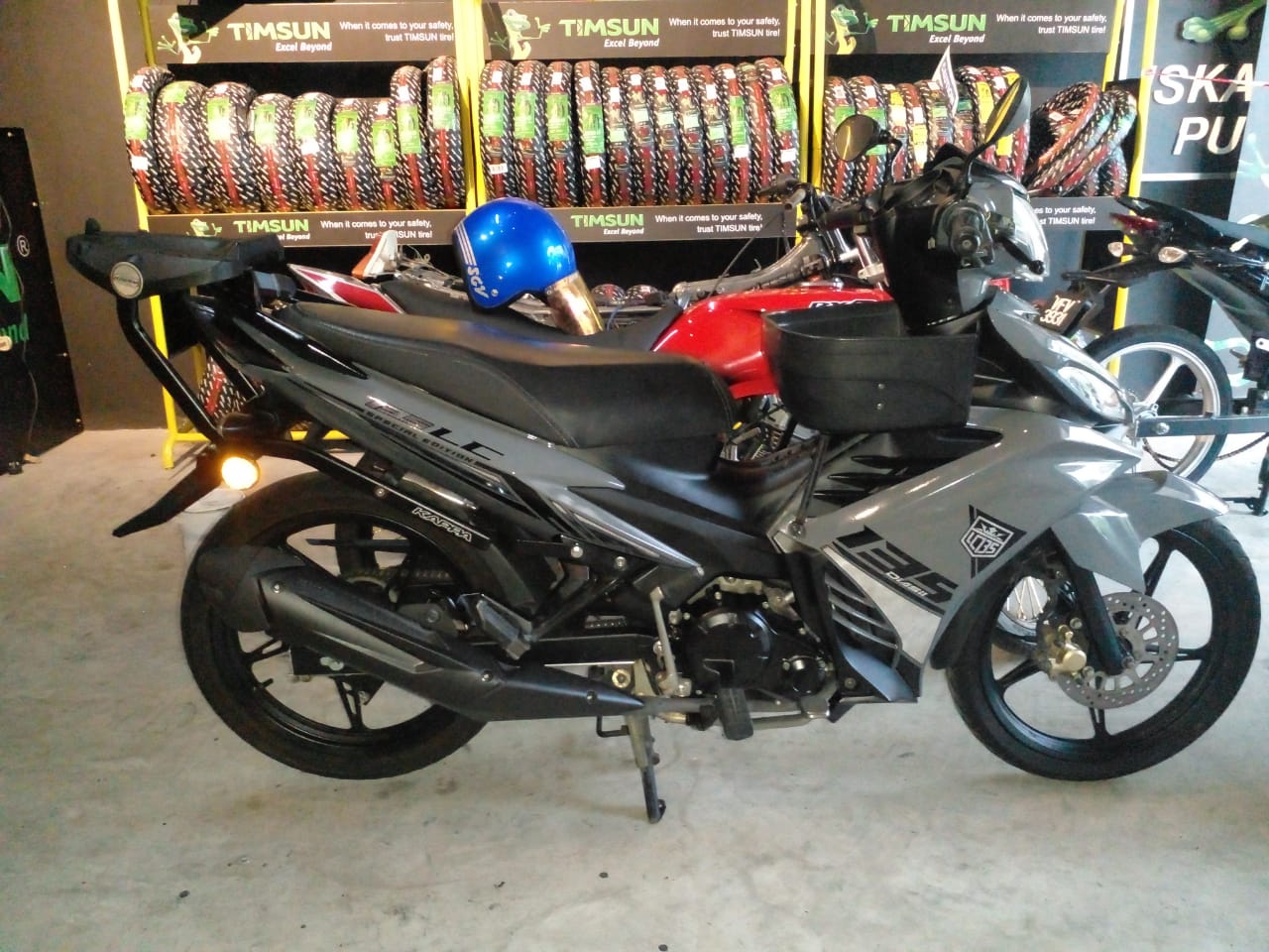 ONE_JA GARAGE — photo 5