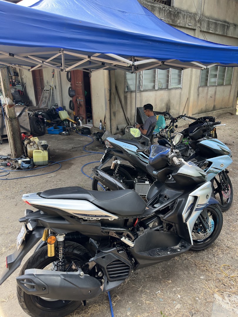 AK scooter X AK garage in Kodiang
