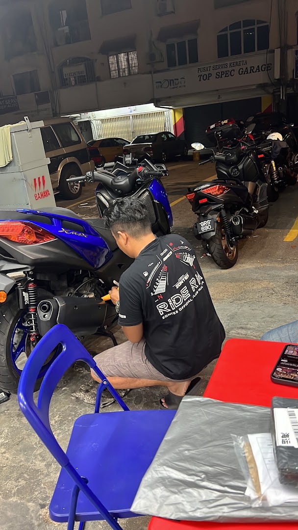 Botak Autoparts Garage — photo 3