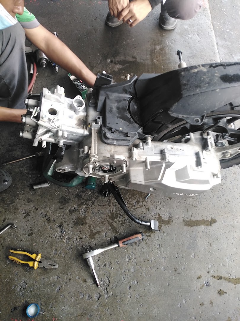 Castrol Bike Point - D Budget motor enterprise — photo 3