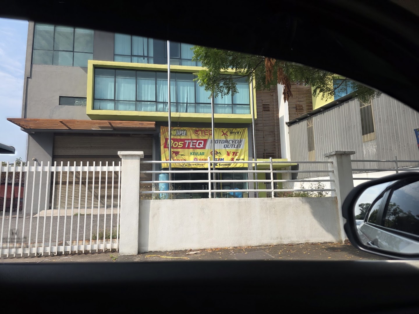 BOS-TEQ MOTORCYCLE OUTLET in Klang
