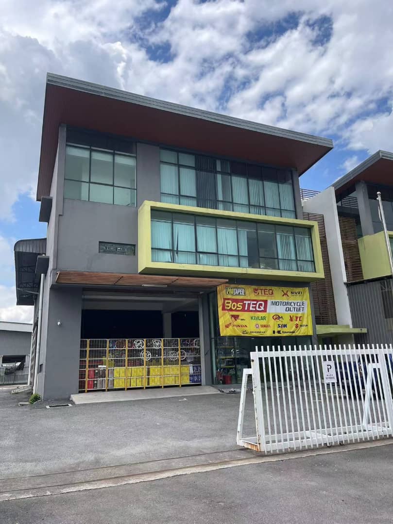 BOS-TEQ MOTORCYCLE OUTLET — photo 2