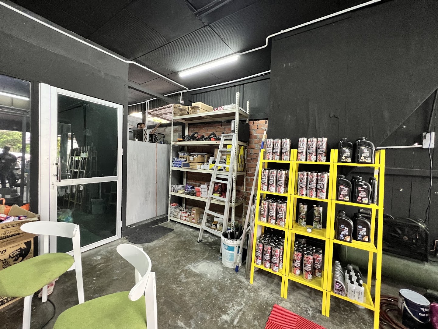 Pro Wheels Bike & Cafe — photo 2