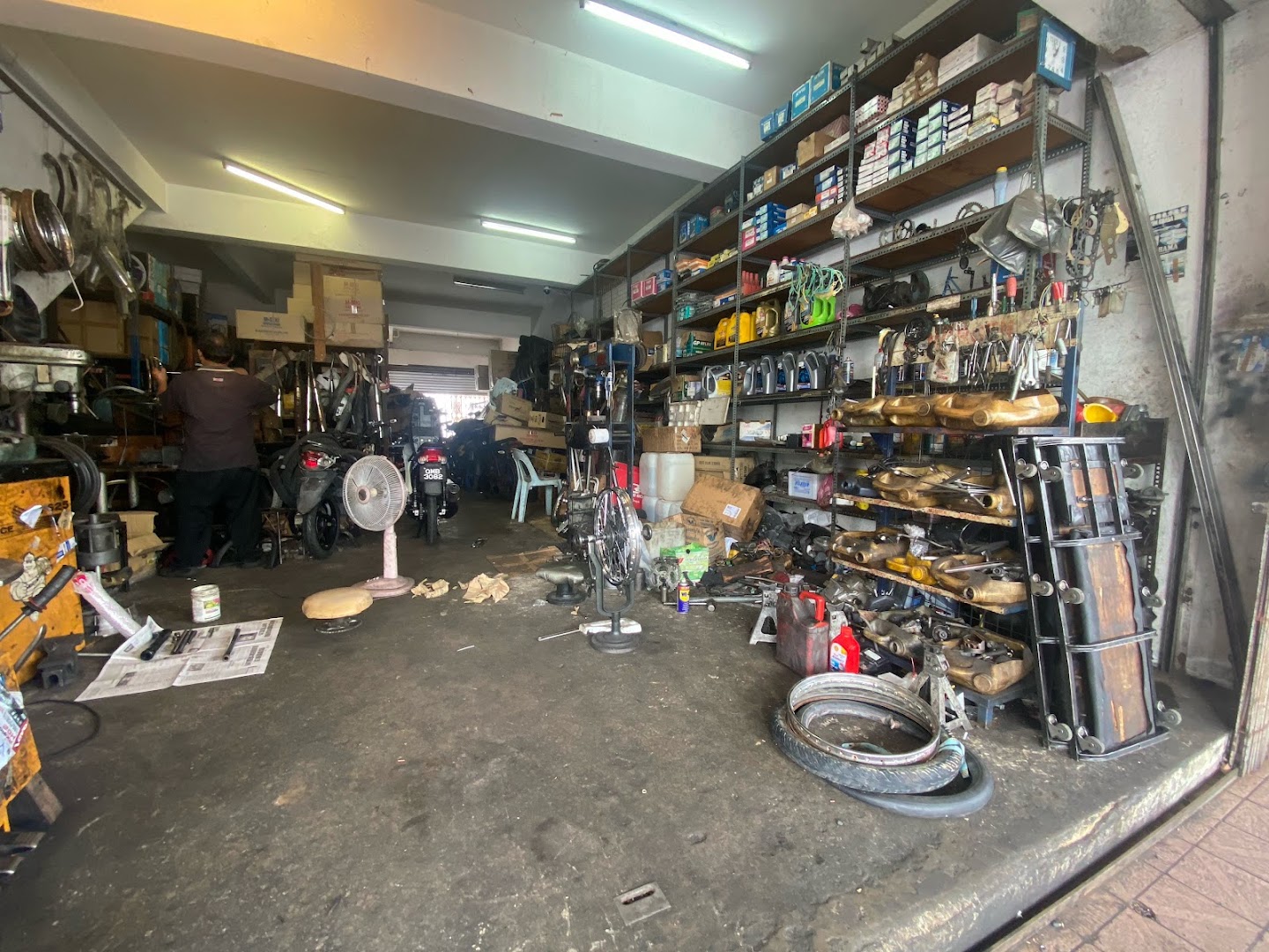Castrol Bike Point - Hong Motor — photo 2