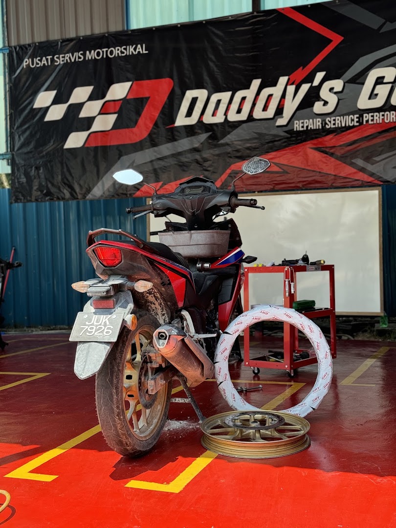 Daddy’s Garage — photo 4