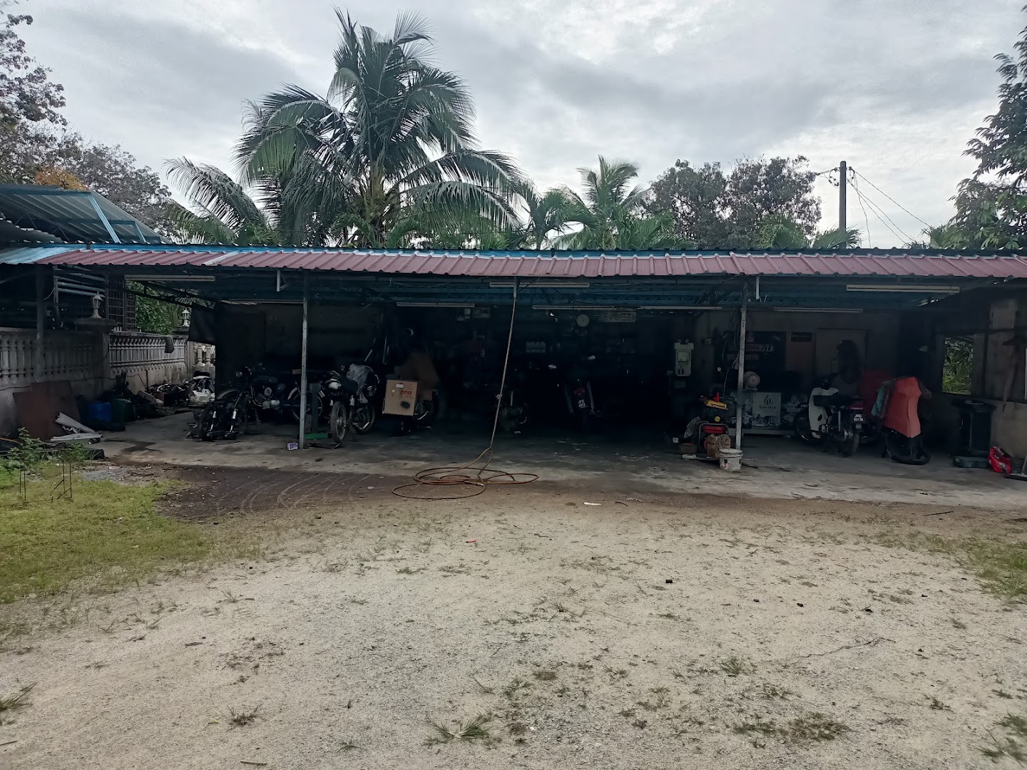 Elly Motor & Servis in Tangkak