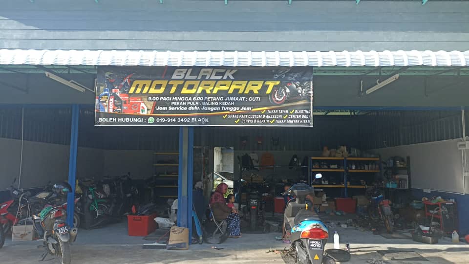 BLACK MOTORPART in Baling