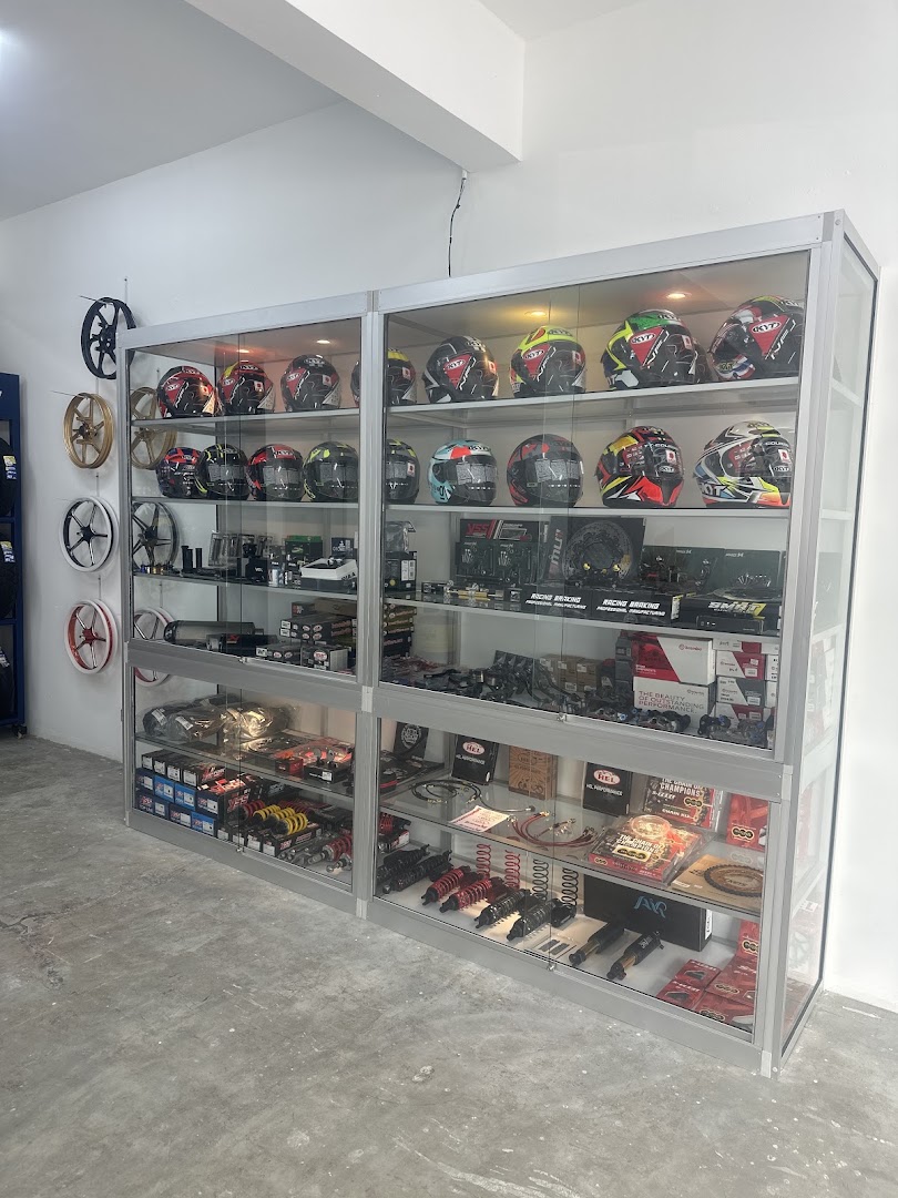 Ng brothers Motorcity Hillpark Puncak Alam — photo 2