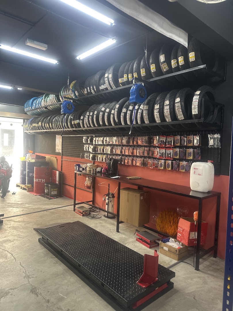 Ng brothers Motorcity Hillpark Puncak Alam — photo 3