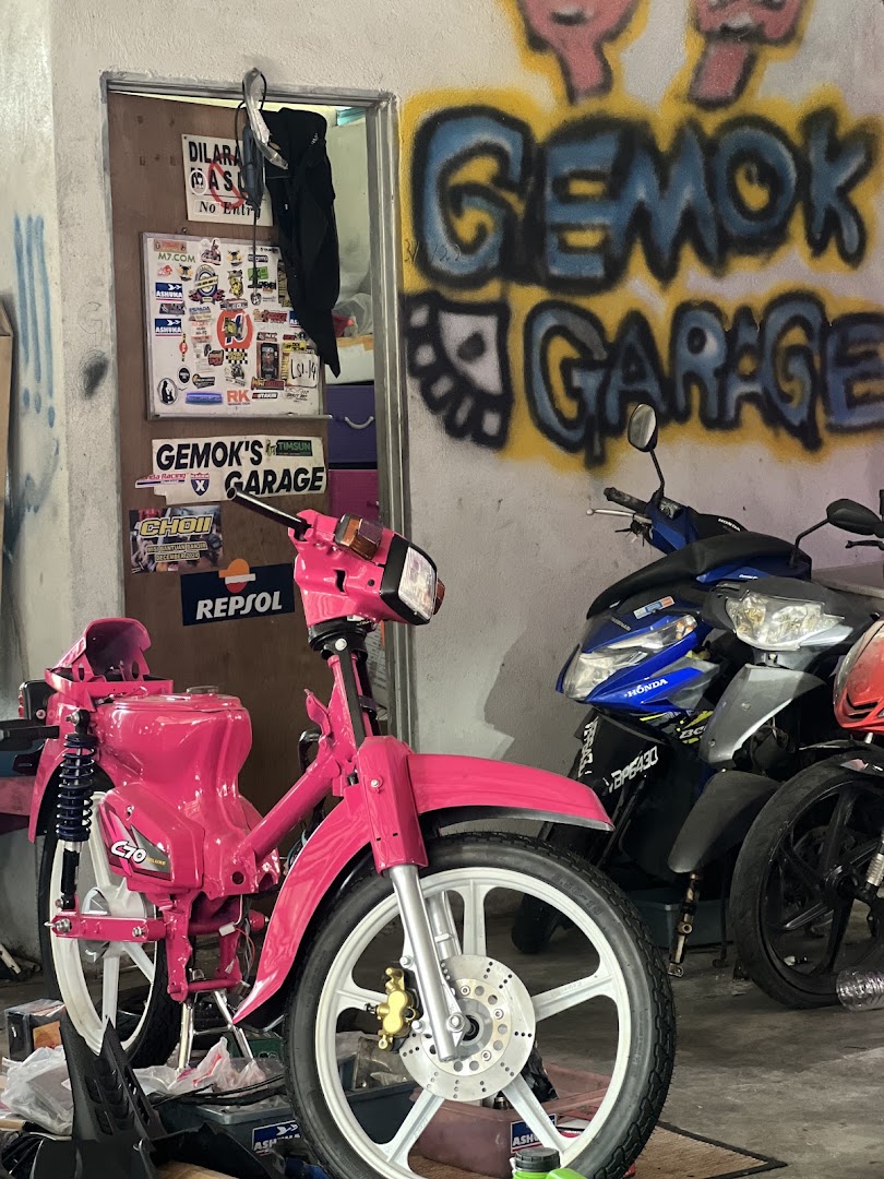 GEMOKs GARAGE in Sungai Pelek