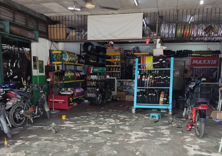 Castrol Bike Point - Mohd Hazuwan Slymer Enterprise — photo 2