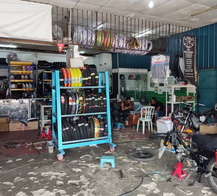 Castrol Bike Point - Mohd Hazuwan Slymer Enterprise — photo 3