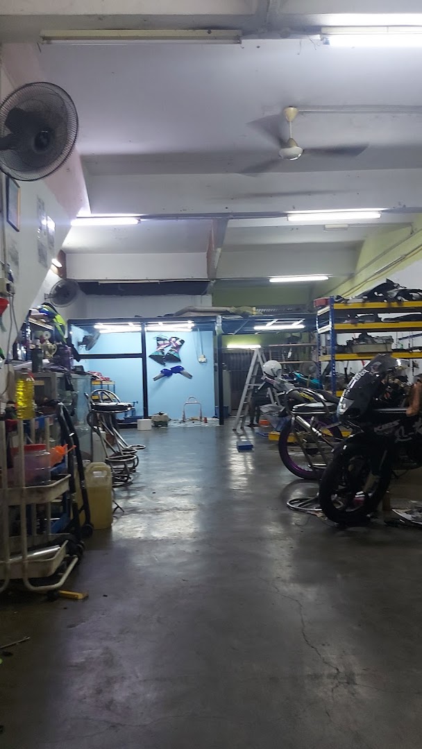 2 Wheels Autoworks — photo 2