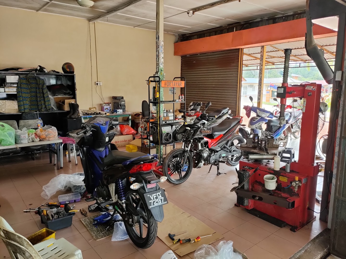 Dr Tayar Segamat ( Pusat Claim, Baikpulih & Servis Motorsikal / Motokar ) — photo 3