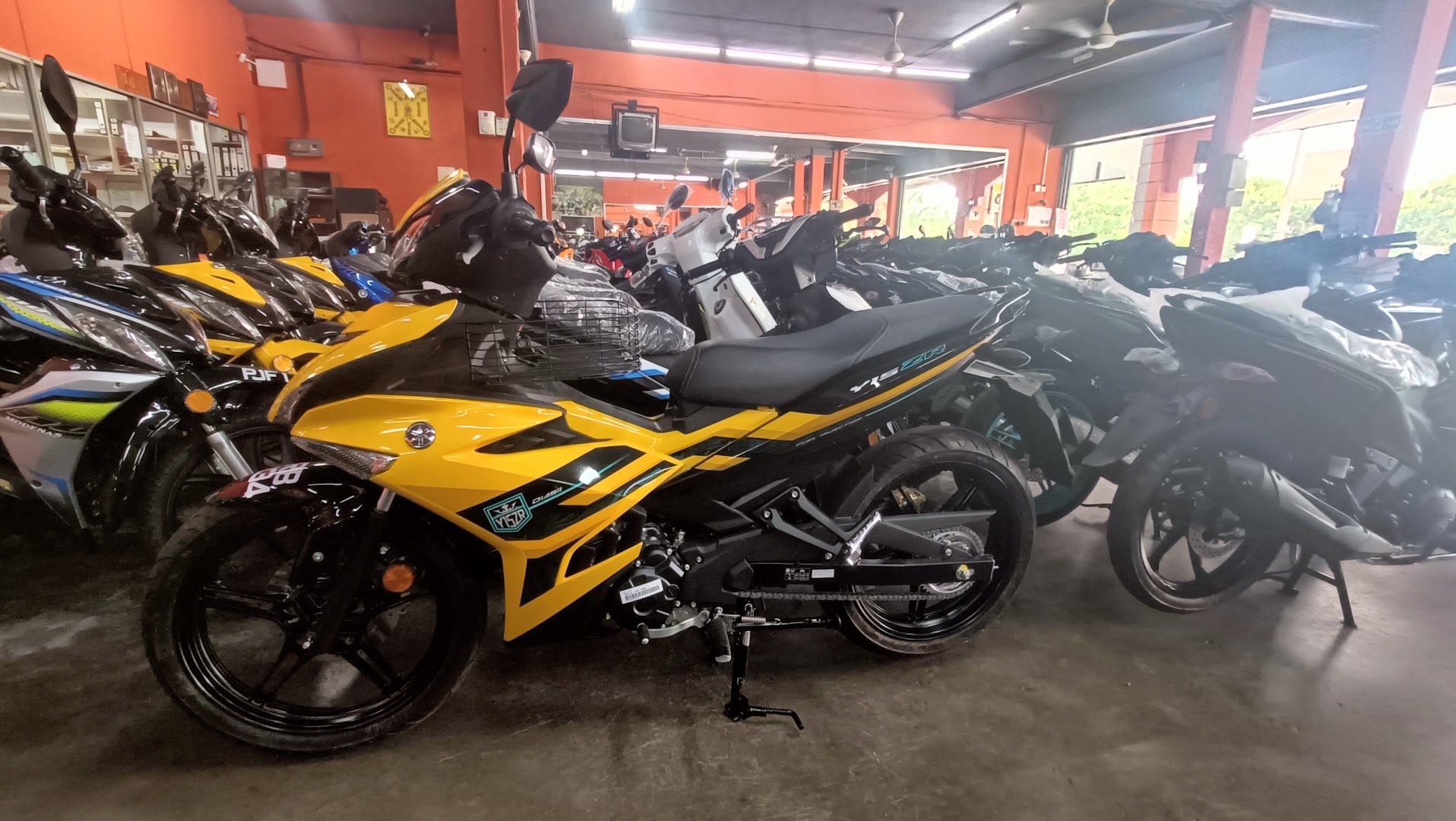 EL CHONG MOTOR SERULING EMAS in Sungai Jawi