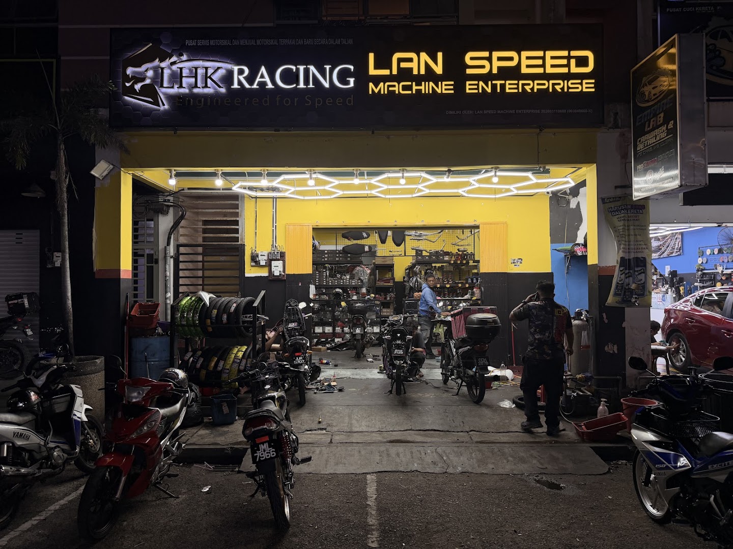 Pusat Servis Motorsikal AL45 Garage in Gelang Patah