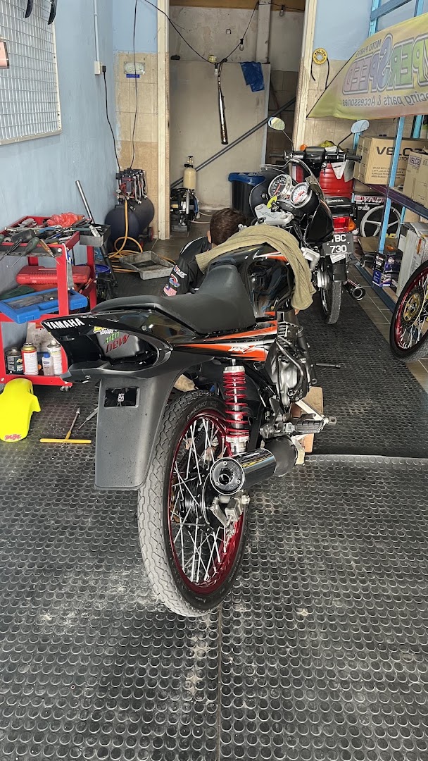 AD PERFORMANCE SHOP — photo 4