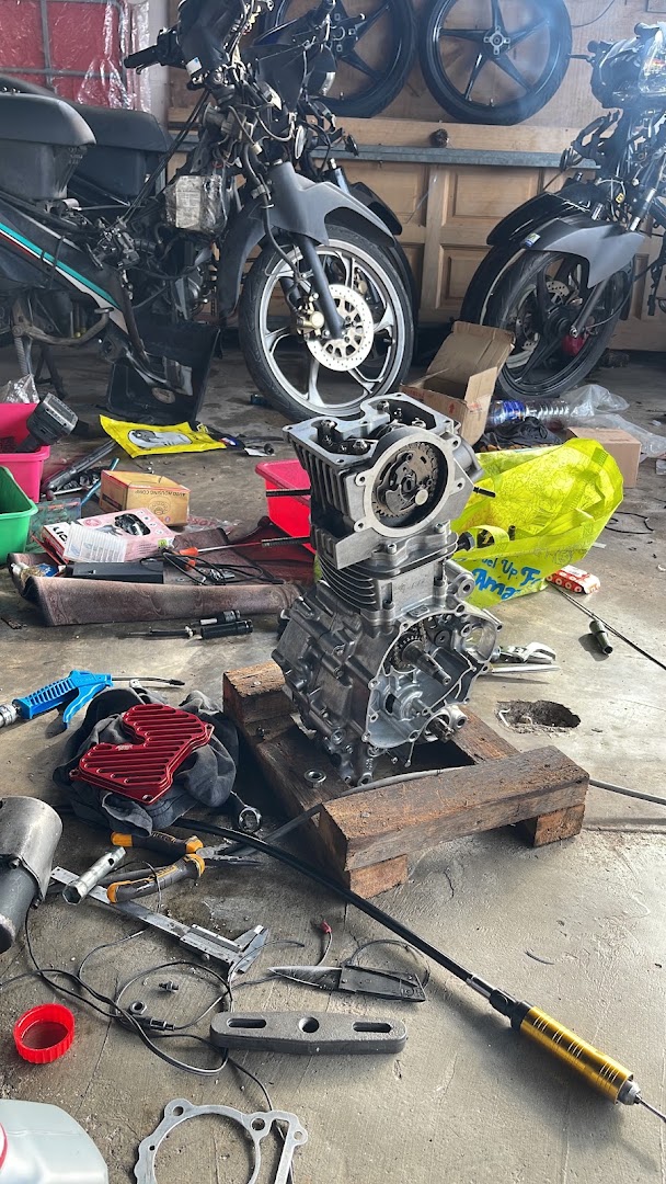 Merak Racing Garage in Telok Panglima Garang