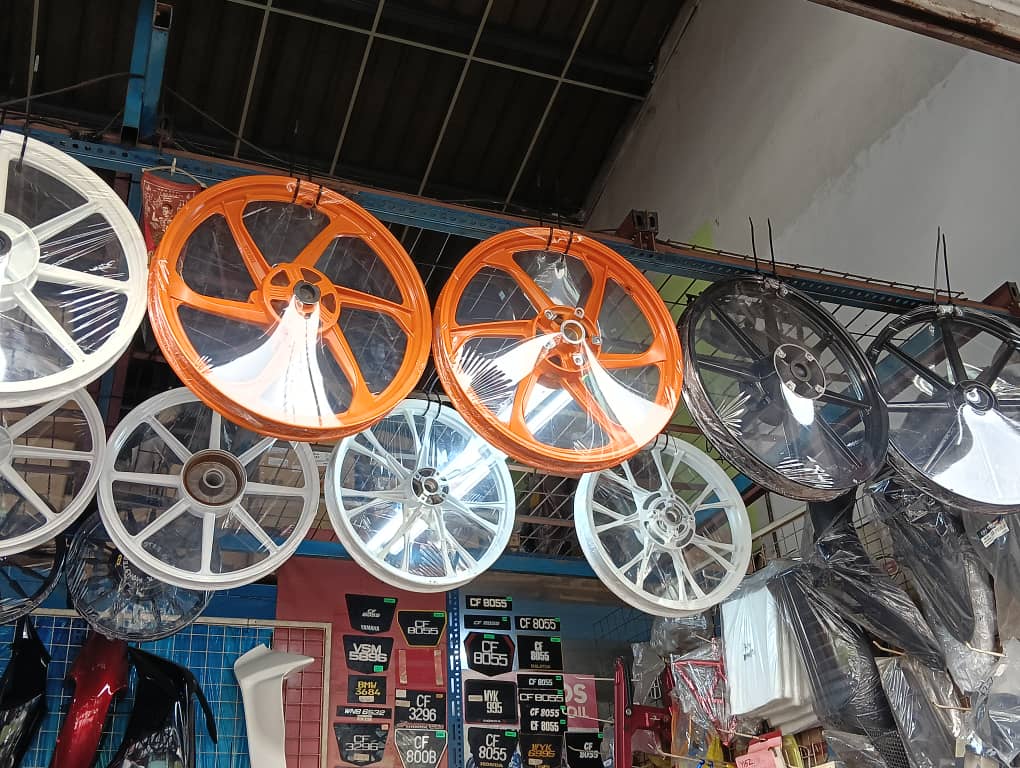 HKS BIKERS TRADING II — photo 2