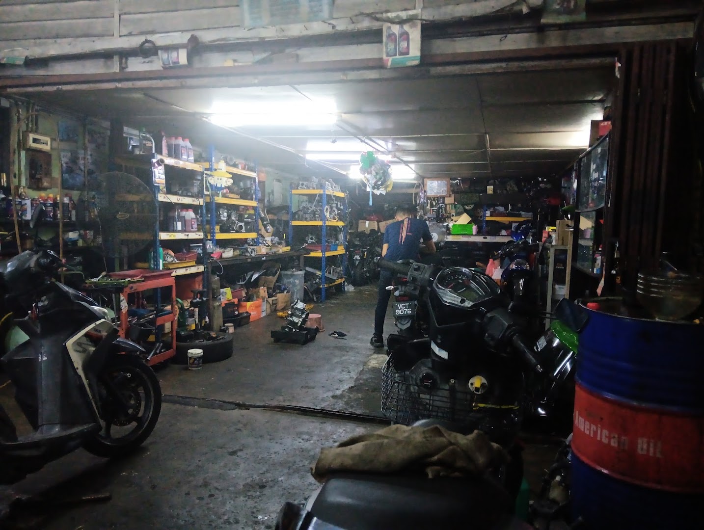 AJ GARAGE — photo 3
