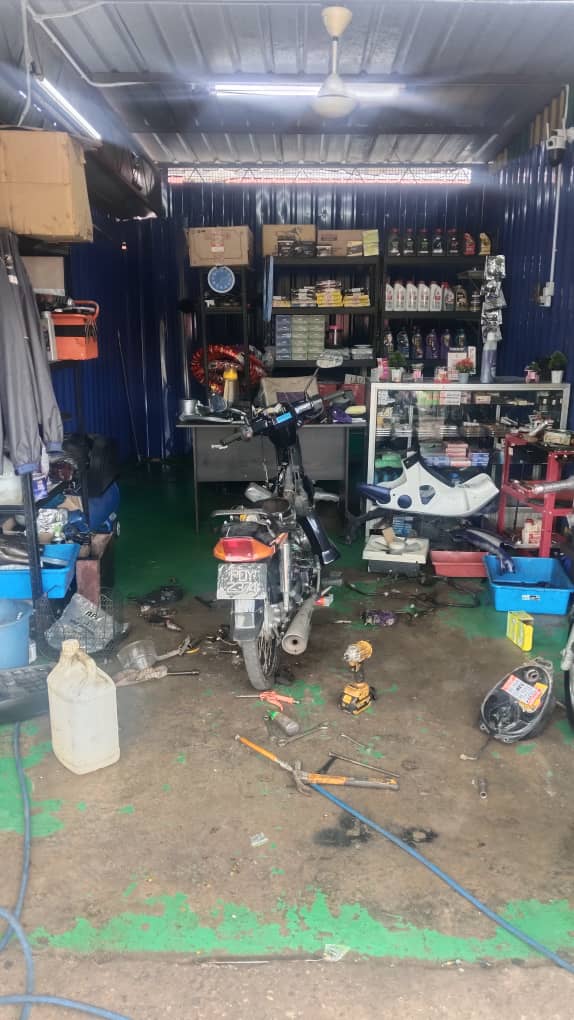 NESH MOTOR GARAGE — photo 4