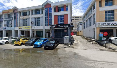 93 Vintage Garage in Perai