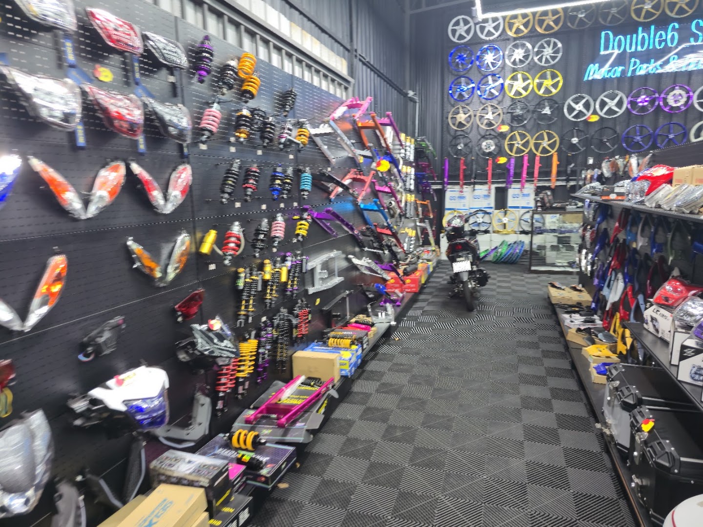 Double6_Store Prai — photo 3