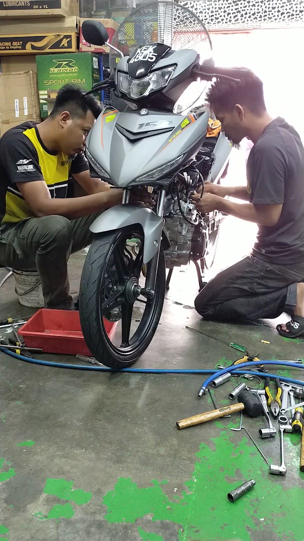 BMS Motor Garage — photo 2