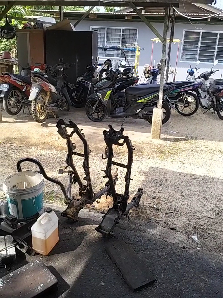 Bengkel mat lias garage — photo 2