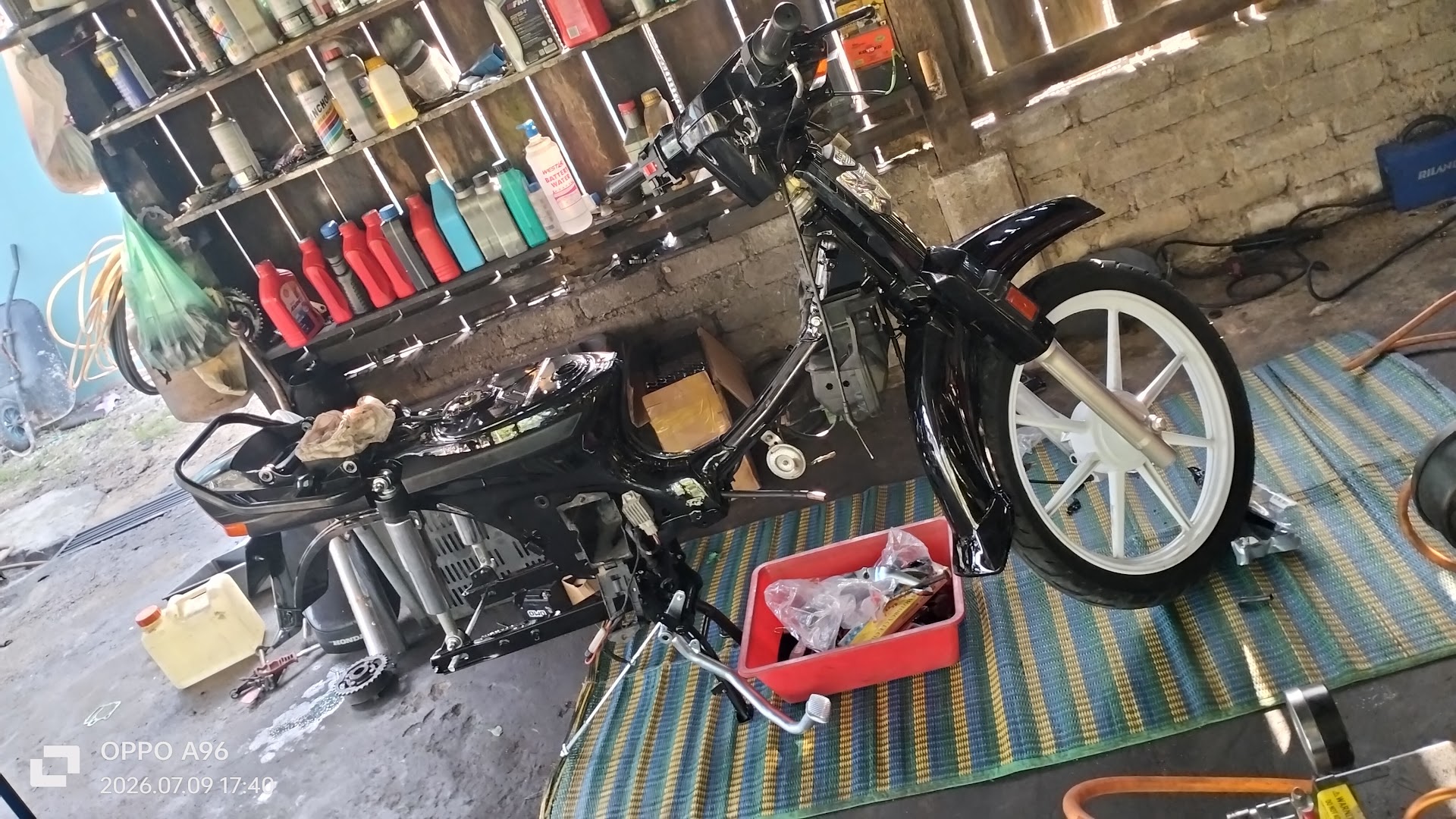 Bengkel mat lias garage — photo 3