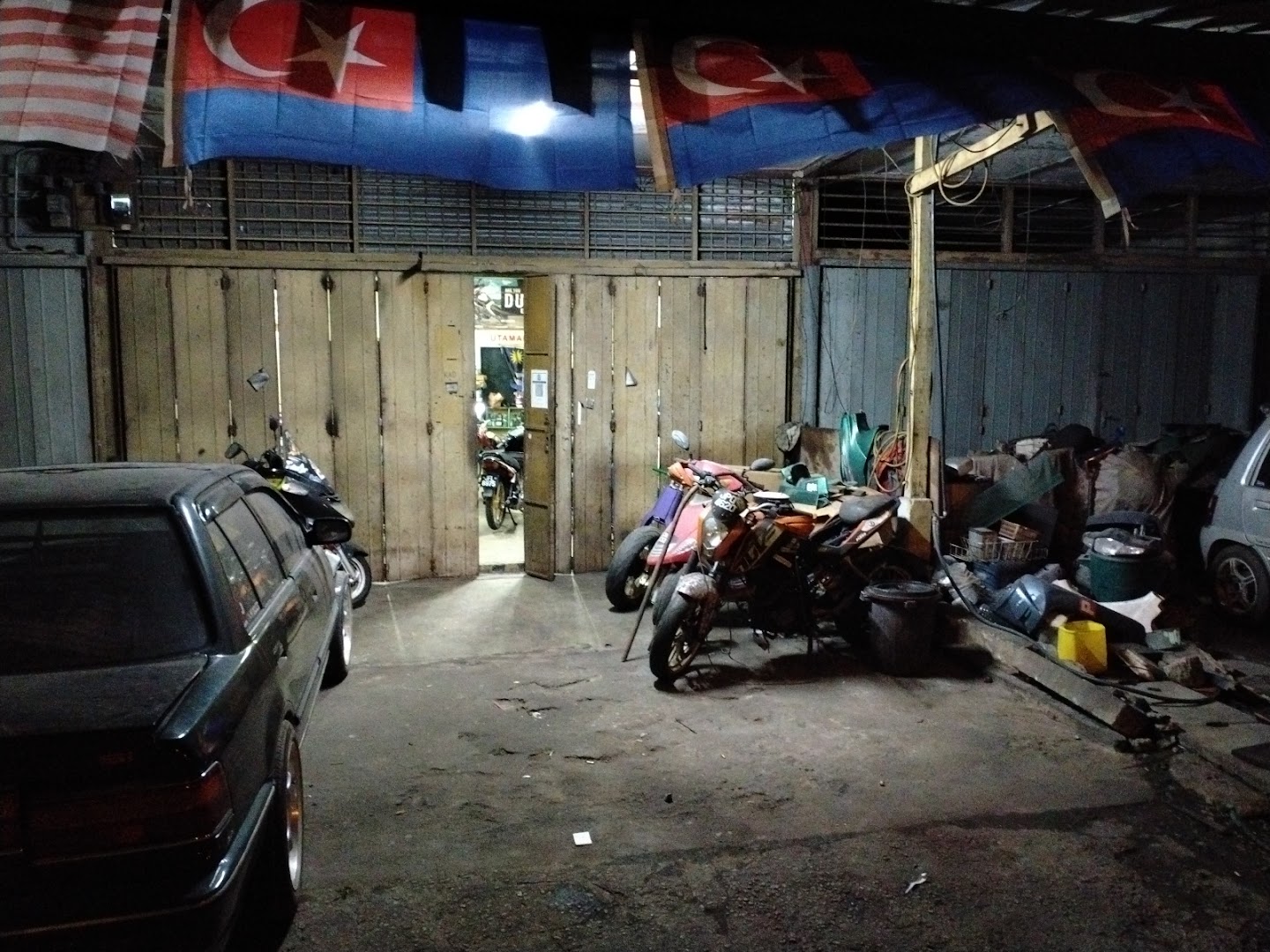 APULBOSSMOTOR in Parit Raja