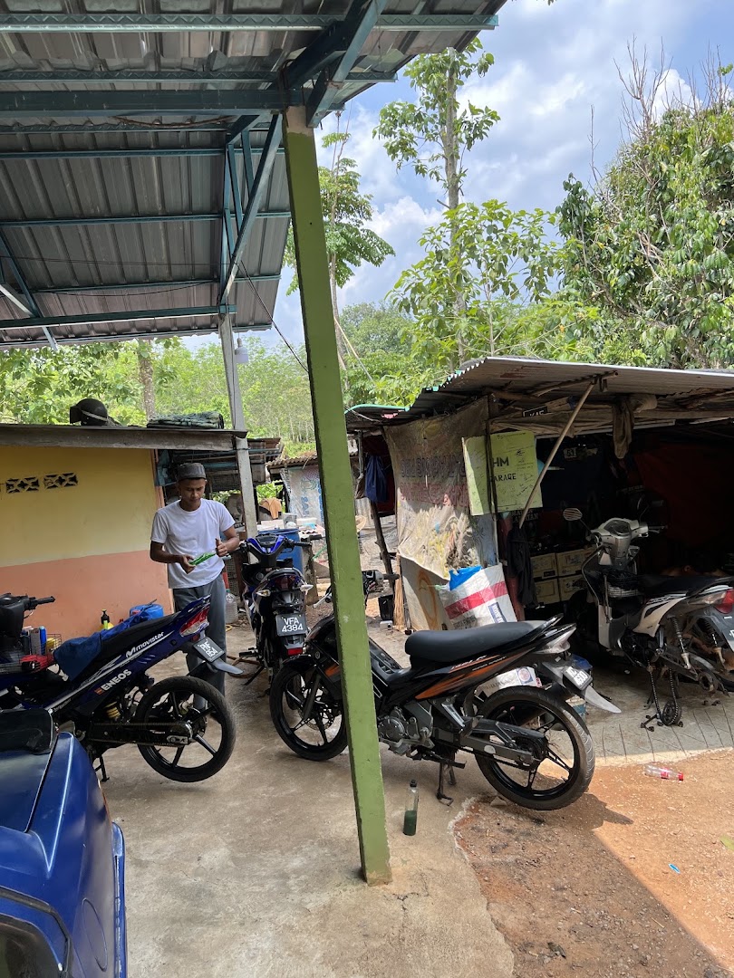 Haikal moto garage in Pokok Sena