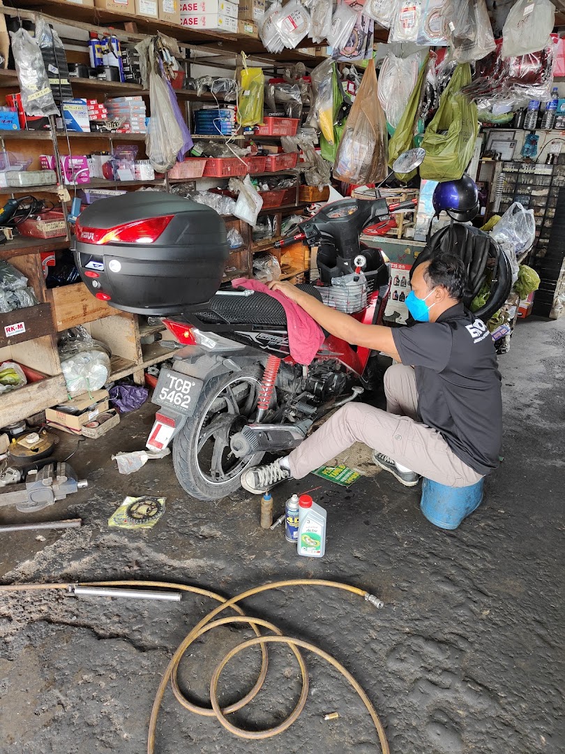 Castrol Bike Point - Lee Maju Motor in Kota Bharu