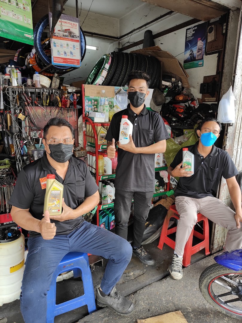 Castrol Bike Point - Lee Maju Motor — photo 3
