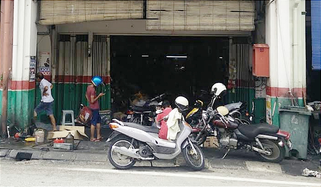Castrol Bike Point - Syarikat Motor Hing — photo 1