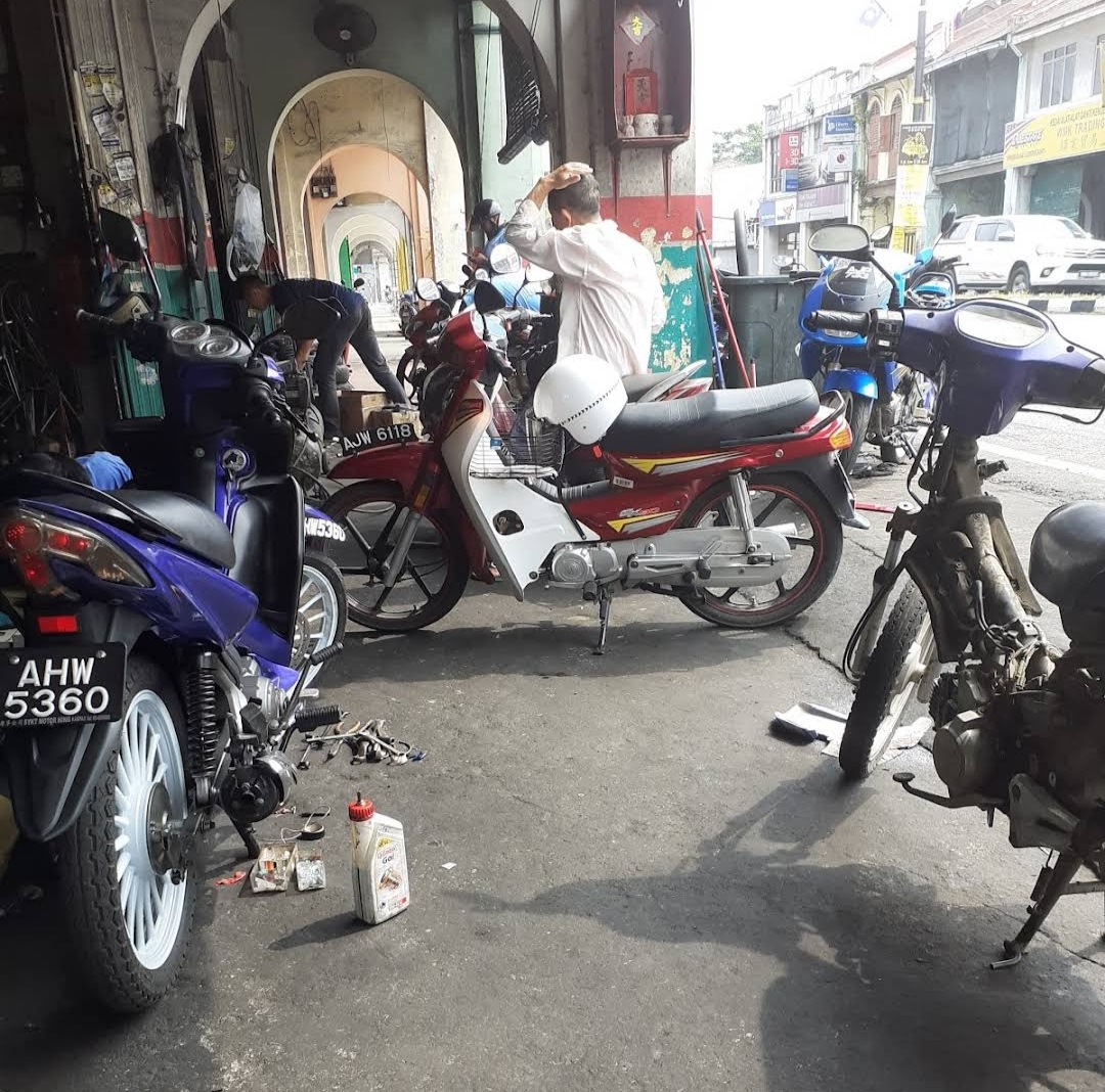 Castrol Bike Point - Syarikat Motor Hing — photo 3