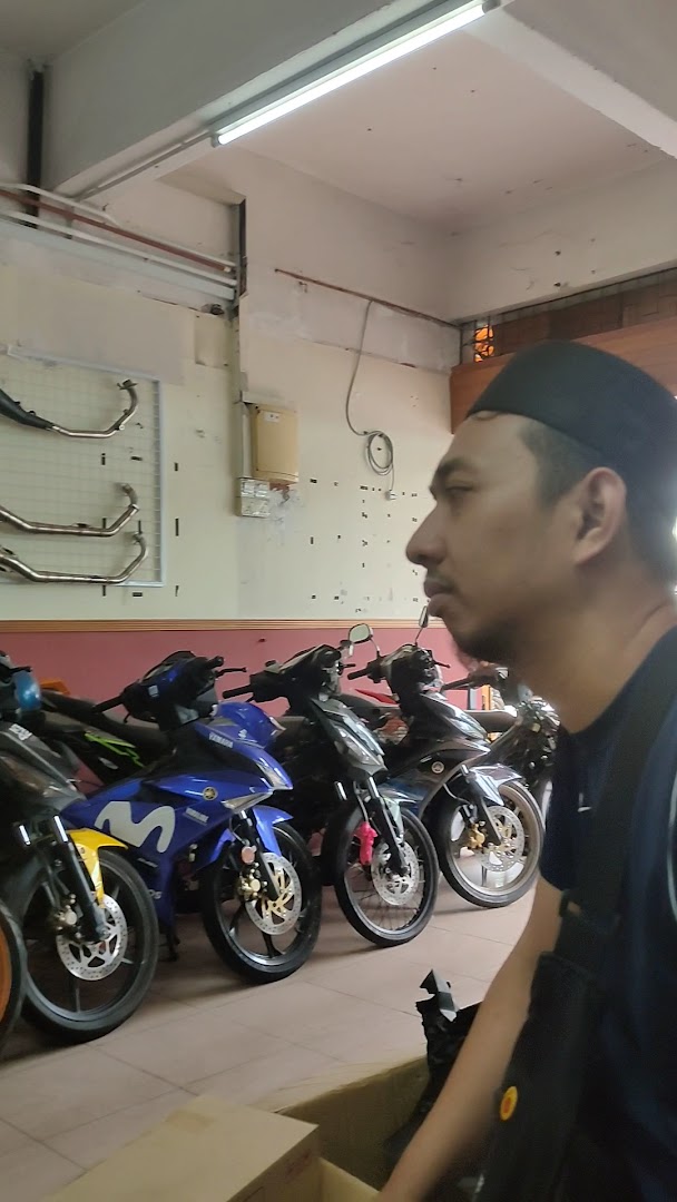 DT RACING KL — photo 2