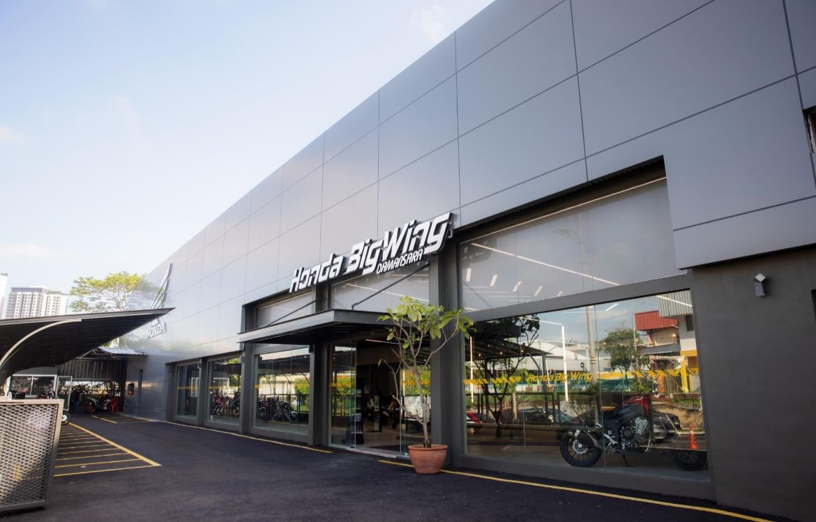 Honda BigWing Damansara (Fast Bikes) — photo 2