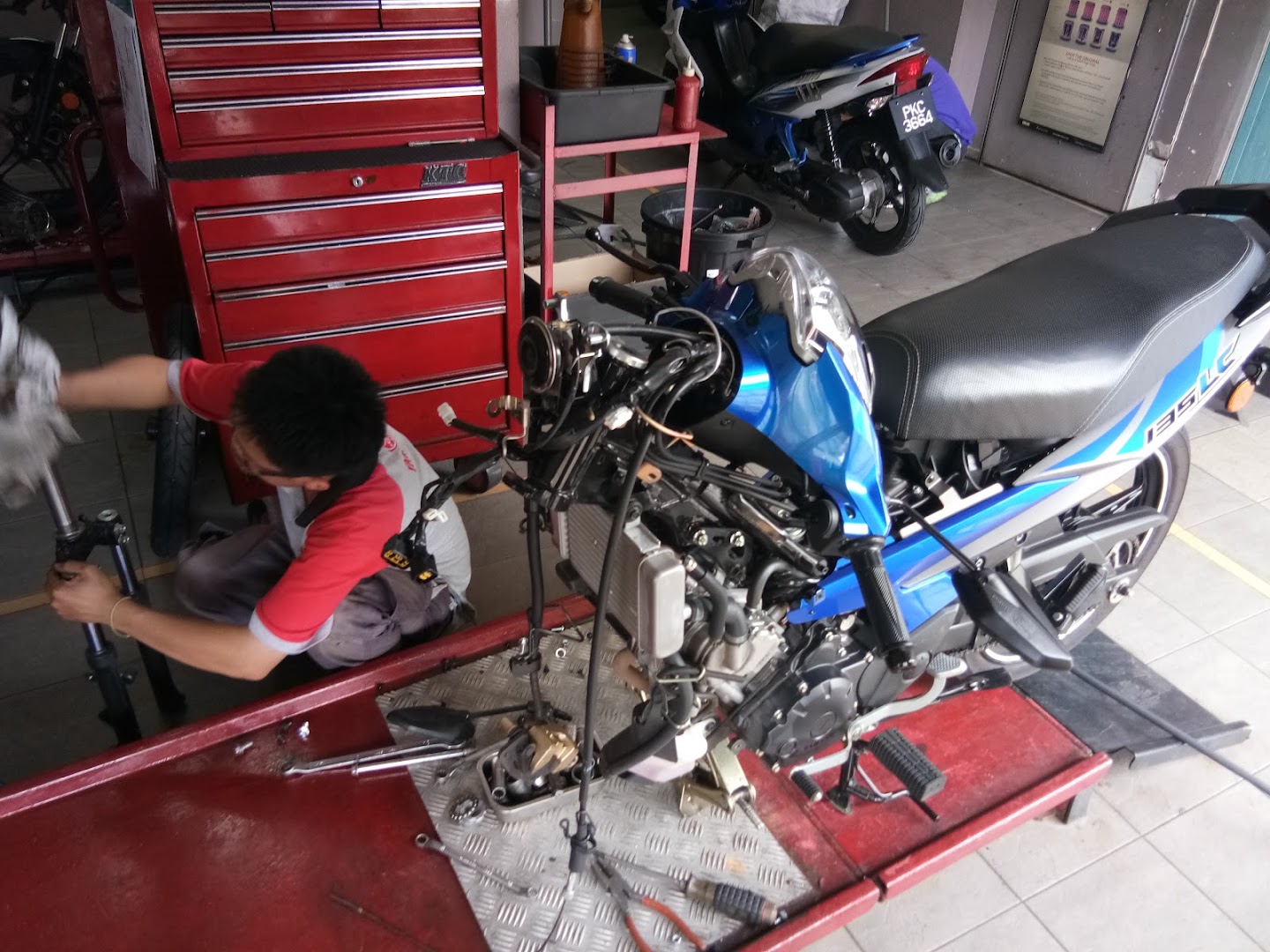 Castrol Bike Point - CSL BROTHERS - SOON SOON LEE LEE MOTOR SDN BHD — photo 3