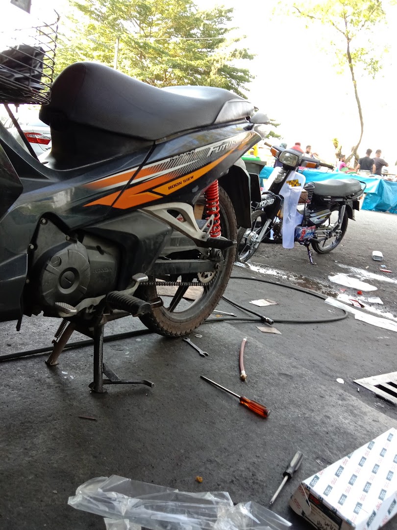 Castrol Bike Point - Kedai Motosikal Chop Heng Long — photo 2