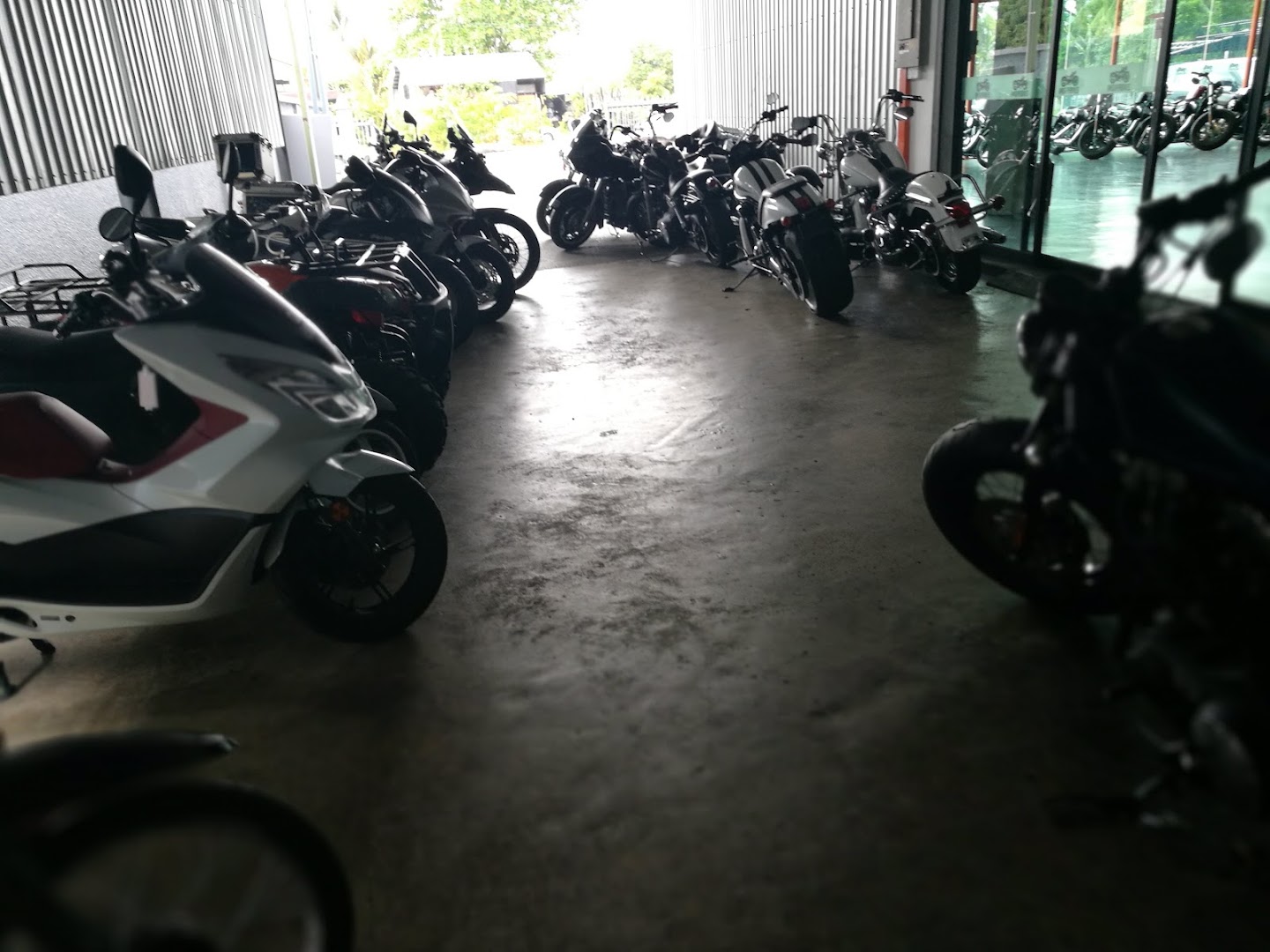 Abadi Motor Sdn Bhd (Superbike Division) — photo 3