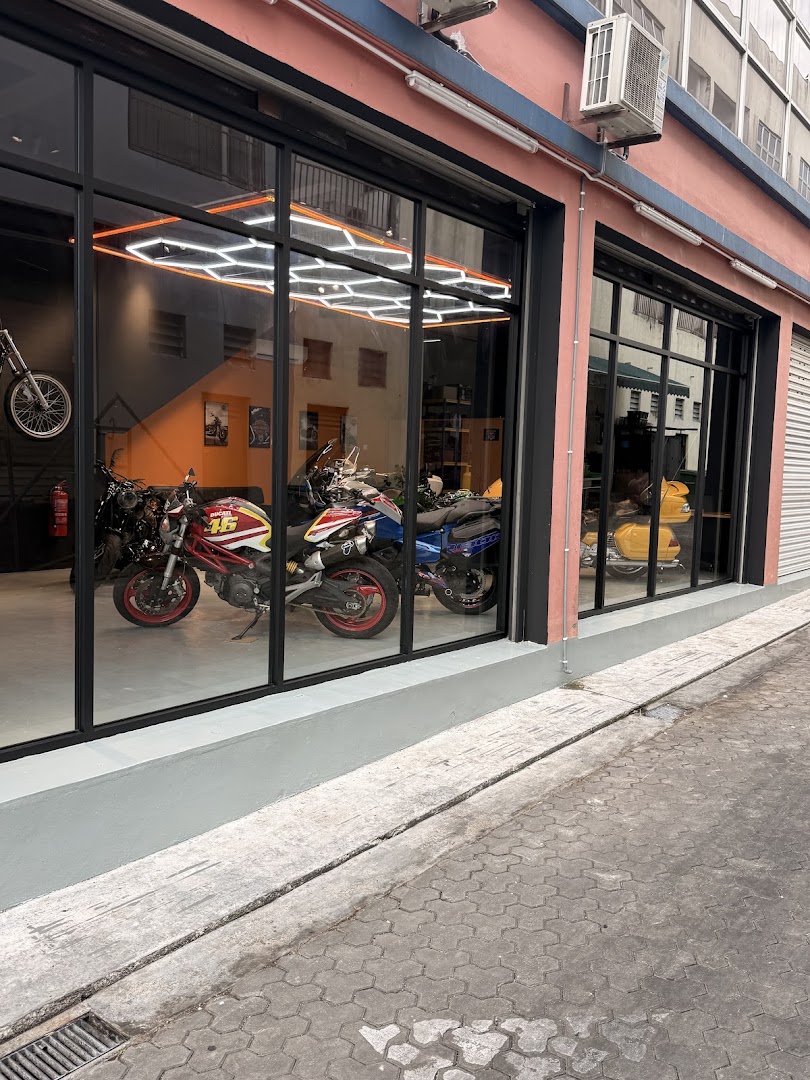 Es Bikes Empire Signature / Kinsmen MG Club House in Pasir Gudang