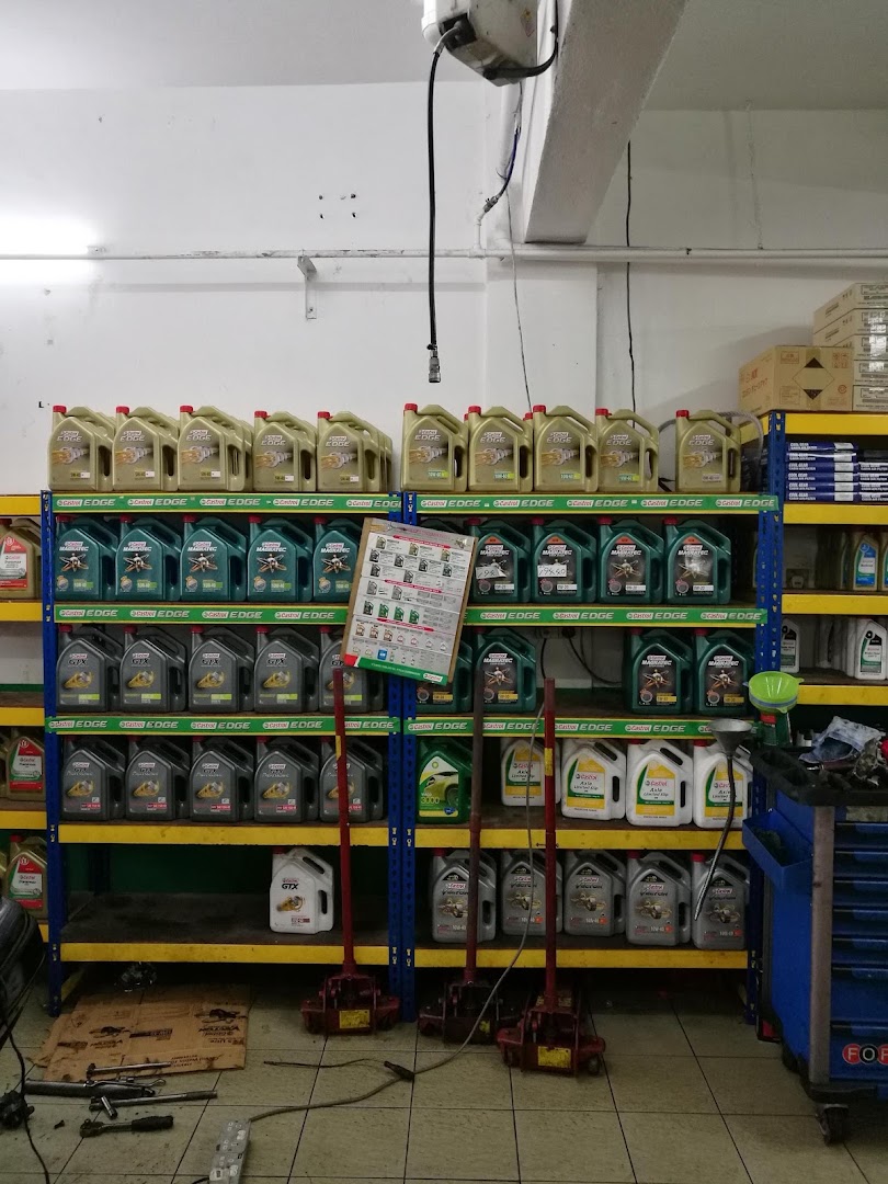 Castrol Bike Point Yat Sheng Motor Supply — photo 2