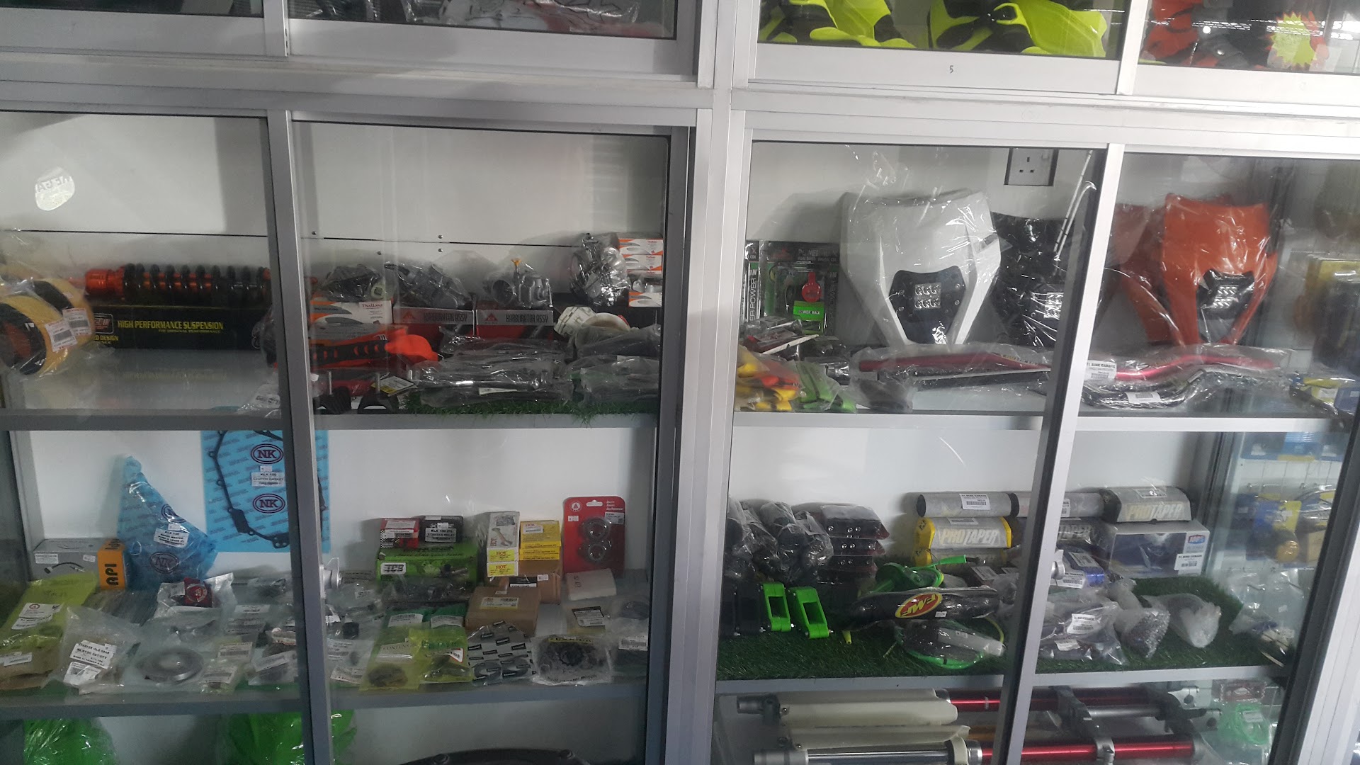 81 BIKE GARAGE — photo 2