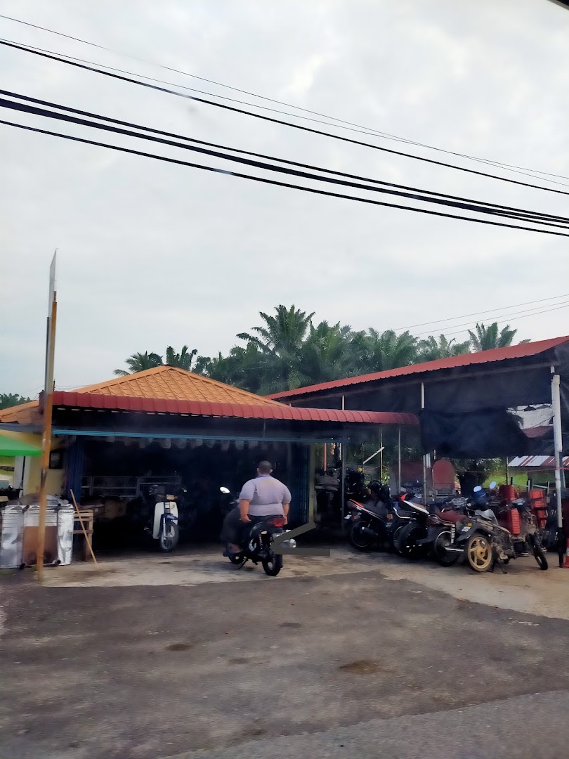 Hafeez Motor & Cok Snow Wash in Kampung Gajah