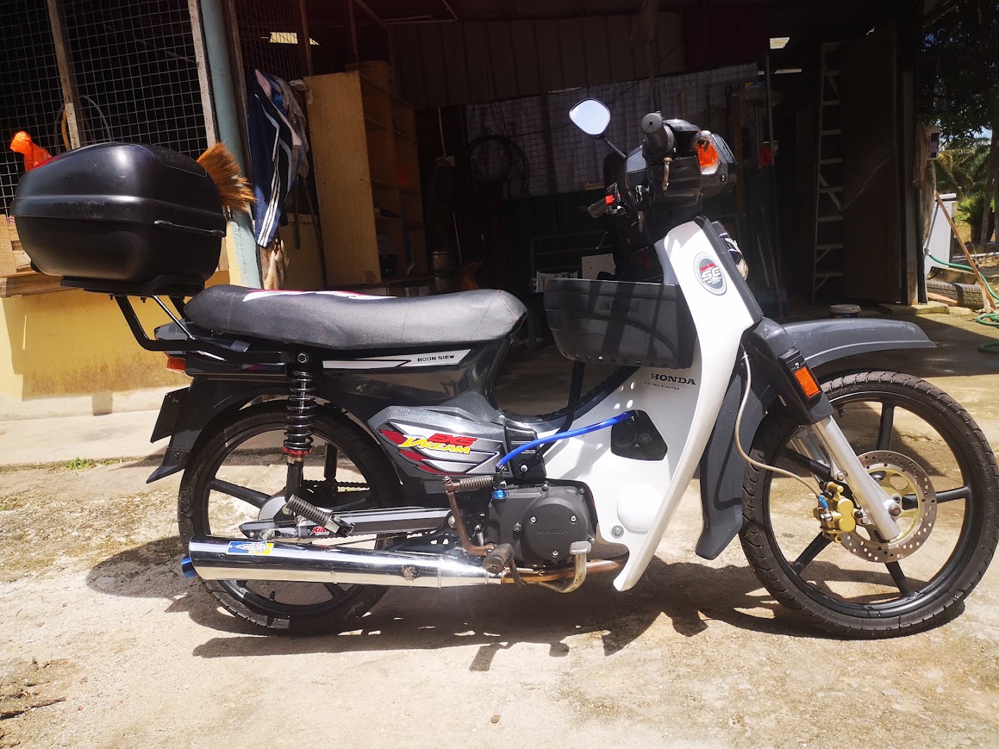 Bengkel Ahmad Motor in Parit Raja