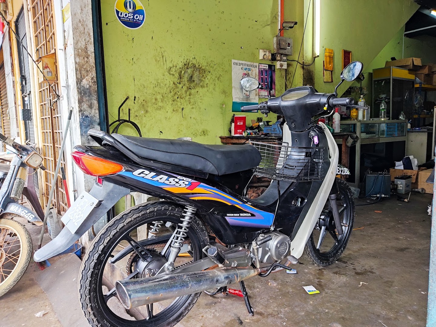 Kedai Motor Kss Suresh in Labis