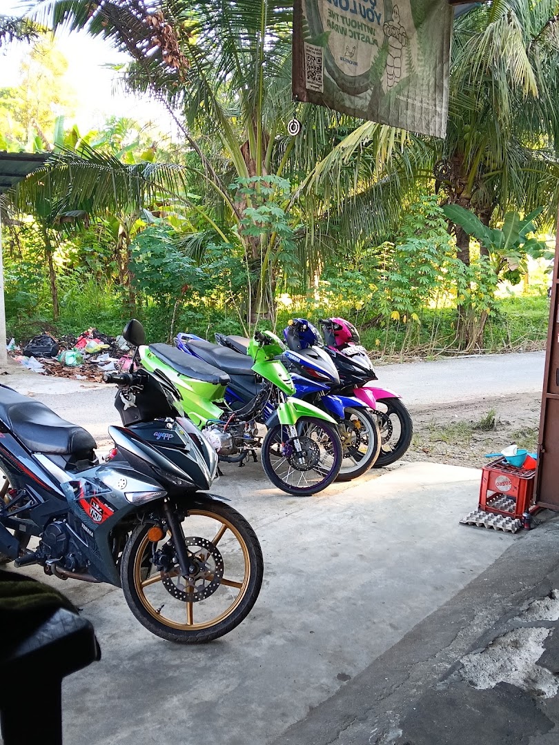 A RACING MOTORSPORT — photo 2