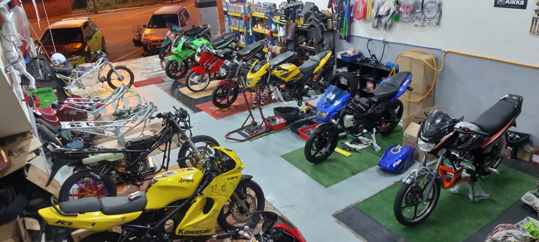 APONG GARAGE (RESTORE) in Tangkak