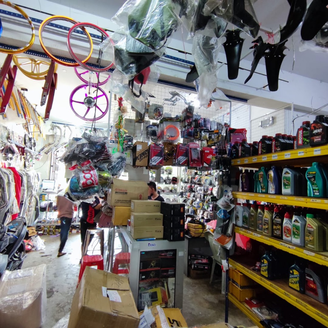 Castrol Bike Point - P & C Auto Parts Accessories Sarawak — photo 3